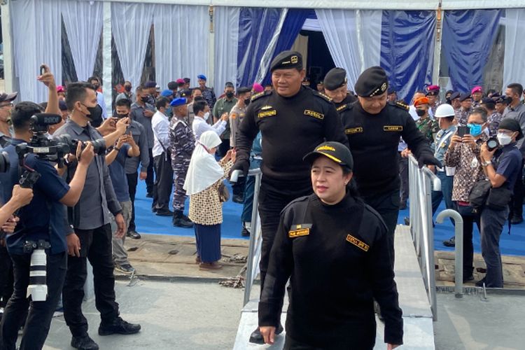 Puan Maharani Hingga KSAD Dudung Abdurachman Terima Brevet Hiu Kencana