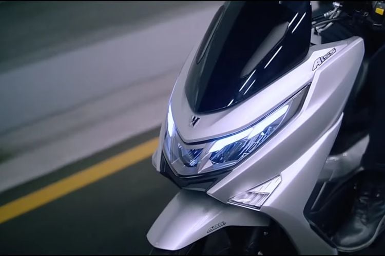 Elegan Dan Modern Suzuki Hadirkan Skutik Burgman 150 Mirip Honda PCX