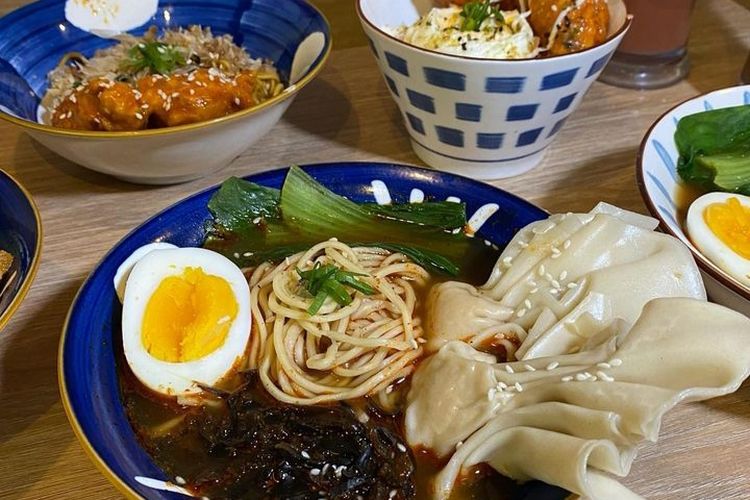 Tempat Makan Di Bandung Yang Recommended Ada Restoran Hingga Ramen Jurnal Soreang