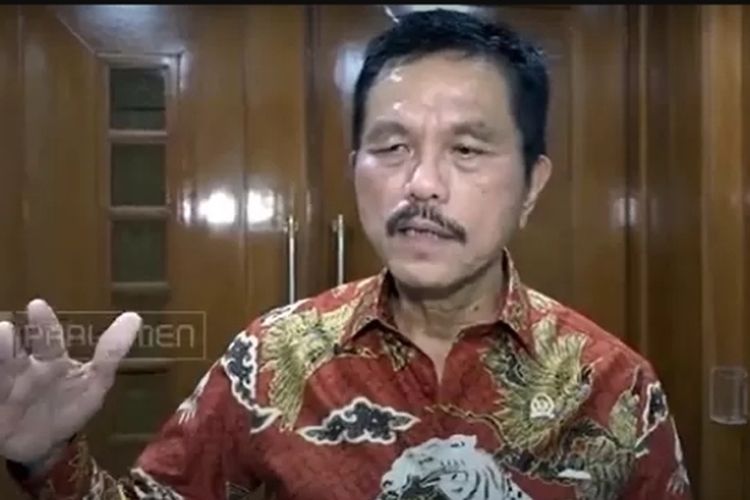 Politisi Ramson Siagian Minta 2 000 Sarung Ke Pertamina Di Rapat DPR