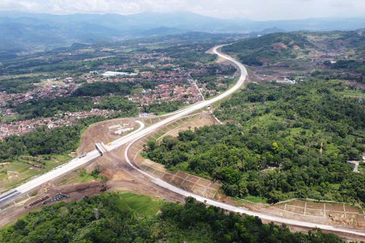 Jokowi Resmikan Tol Cisumdawu Yang Telan Anggaran Rp Triliun