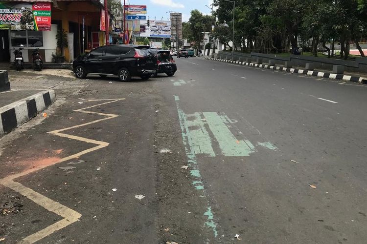 Jalur Sepeda Di Kota Sukabumi Kini Malah Jadi Lahan Parkir Liar