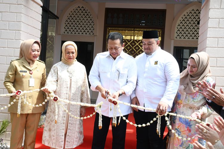 Rektor Baru Dilantik Bupati Tiwi Harap Unperba Kembangkan Program