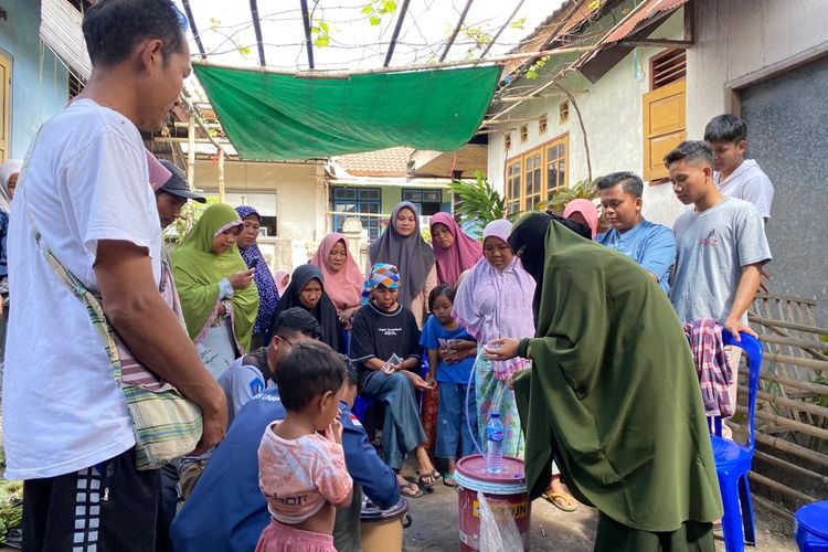 KKN PMD UNRAM Gelar Sosialisasi Dan Pelatihan Pembuatan Pupuk Dari