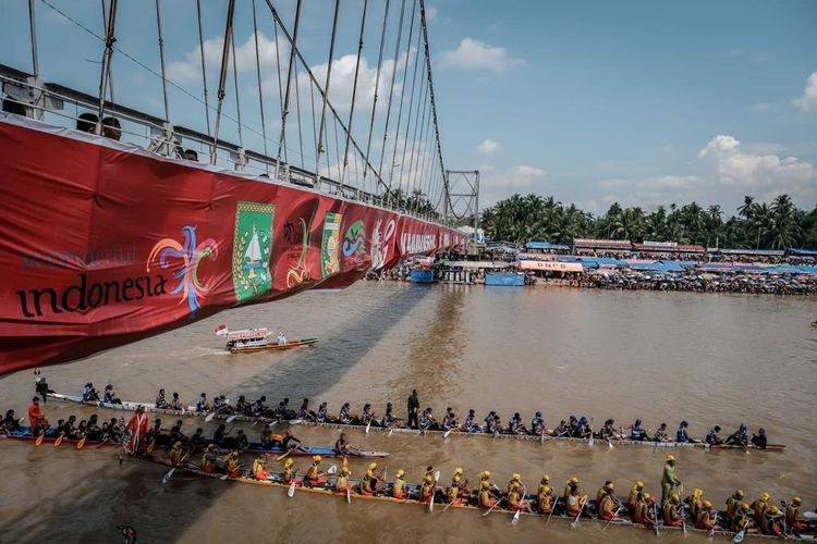 Mengenal Pacu Jalur Lomba Tradisional Indonesia Yang Viral Sampai