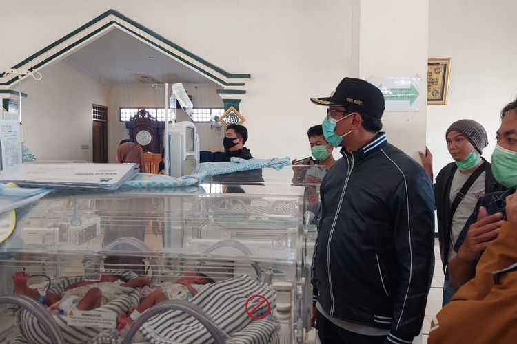 Pasien Bayi Baru Dilahirkan Dipindahkan Ke Masjid Menghindari