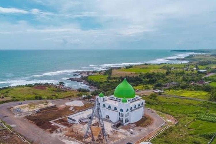 Pesona Pantai Cicalobak Di Selatan Garut Betapa Tuhan Telah