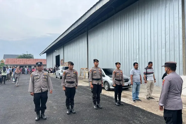 Polisi Siaga Jam Amankan Gudang Logistik Kpu Bandar Lampung