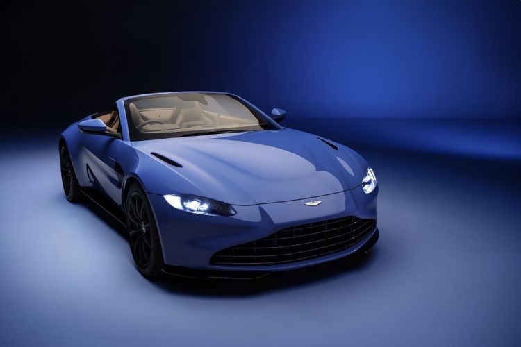 Aston Martin Vantage Roadster 2021 adalah Mobil dengan Proses Buka-Tutup Atap Paling Cepat. 