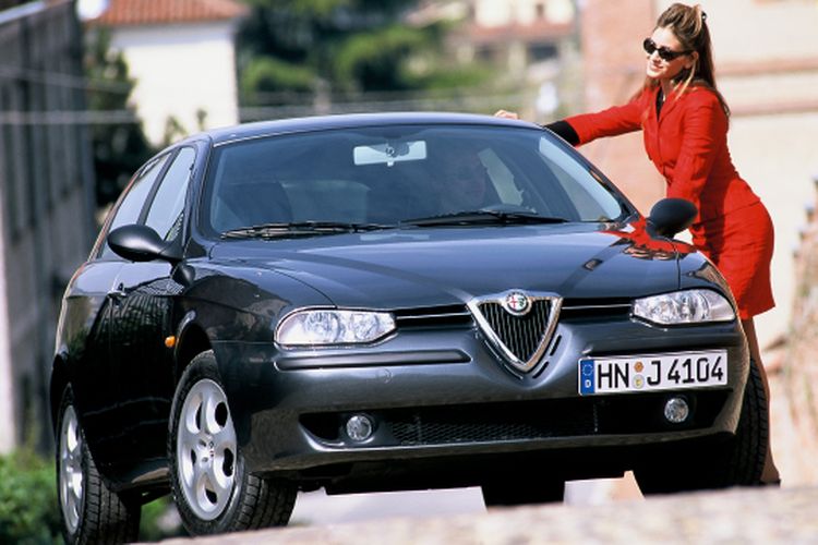 Mobil Klasik: 156 Menjadi Salah Satu Mobil Terlaris Alfa Romeo (Part 5). 