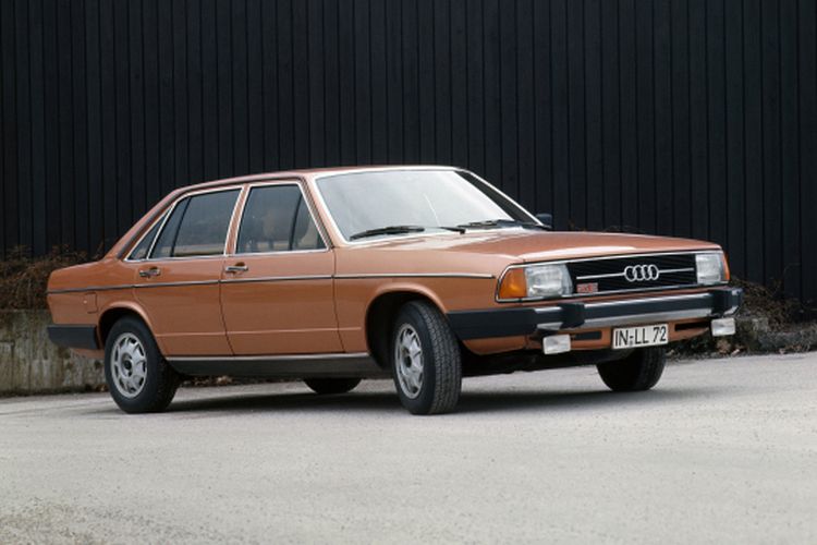 Mobil Klasik: Audi 100 1976. Mobil dengan Mesin 5 Silinder Pertama di Dunia (Part 2). 