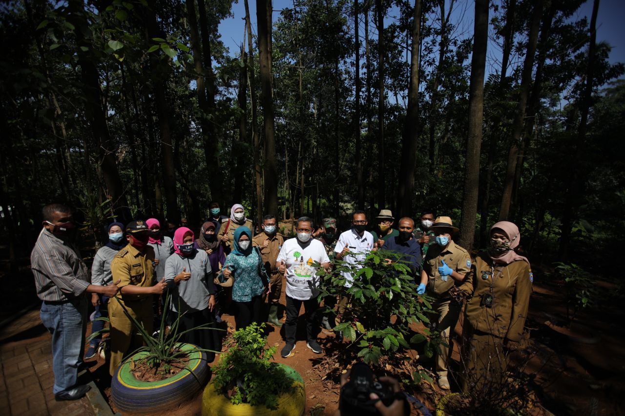 Peringati Hari Bumi Pemkot Bandung Tanam Pohon Kopi Berita Kbb