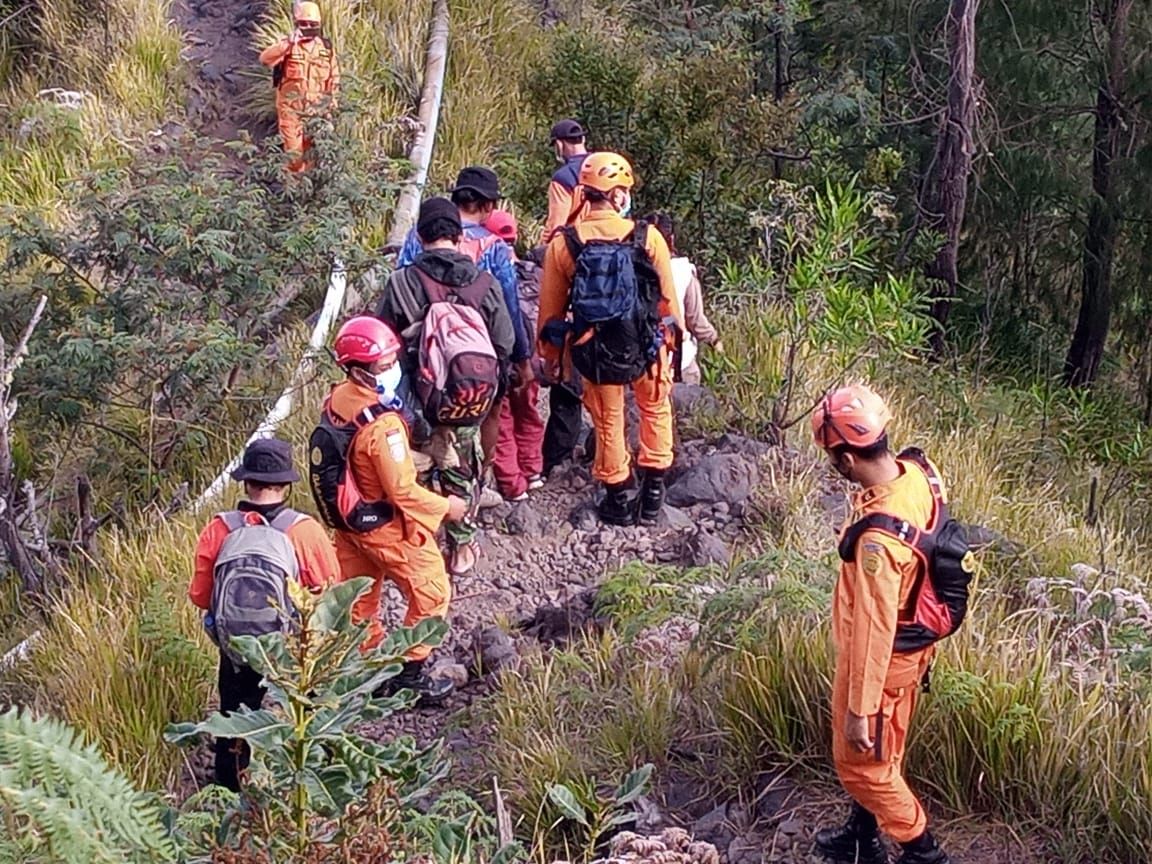 Kronologi Pendaki Gunung Agung Karangasem Bali Tersesat Dan Alami Kram