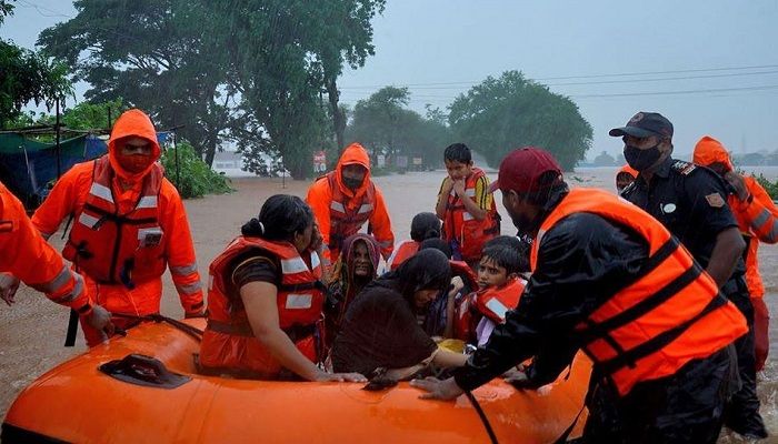 India Diterjang Hujan Deras Yang Picu Banjir Dan Tanah Longsor