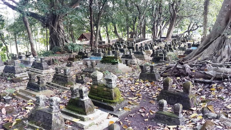 LENGKAP Bacaan Salam Atau Doa Ketika Melewati Kuburan Atau Makam