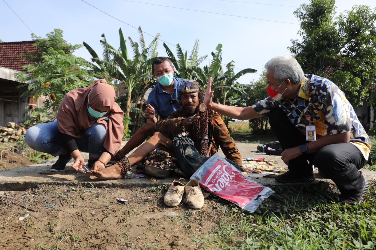 Haru Adi Sinau Hurip Dan Ganjar Pranowo Rawat Odgj Yang Ditakuti