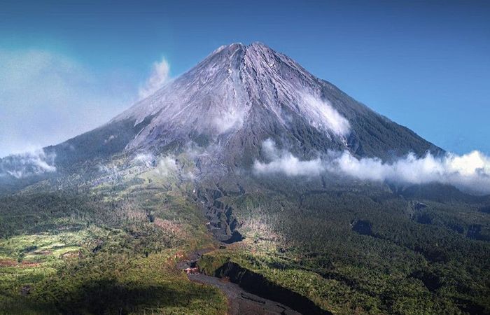 Horor Ini Mitos Gunung Semeru Dan Kisah Tentang Mbah Dipo Hingga Ikan