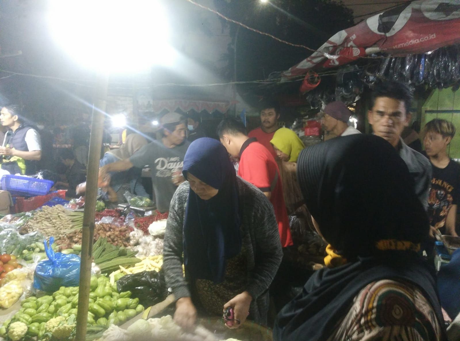 Jelang Munggahan Awal Ramadhan 2022 Pasar Kiaracondong Bandung Jawa