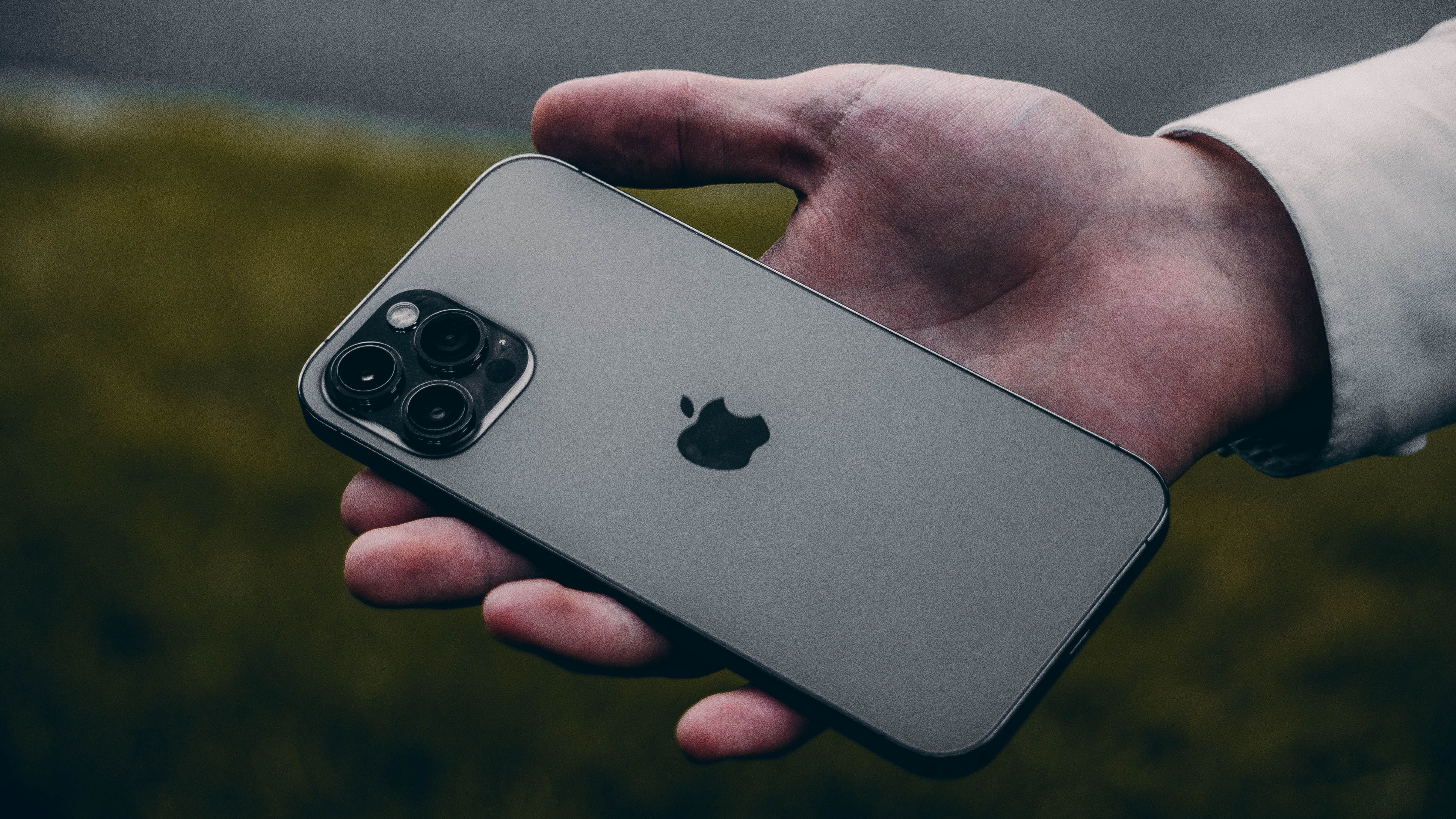 Makin Murah Ini Daftar Harga IPhone XR IPhone 11 Dan IPhone 12 Yang