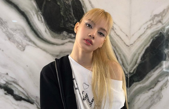 Sebelum Naik Ke Atas Panggung Hal Ini Yang Tidak Pernah Lisa Blackpink