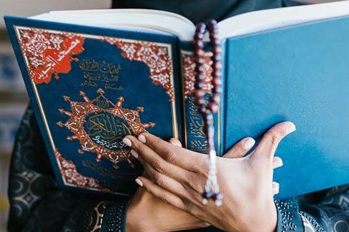 SURAT YASIN Ayat 1 Sampai 83 Lengkap Tulisan Arab Latin Dan Terjemahan