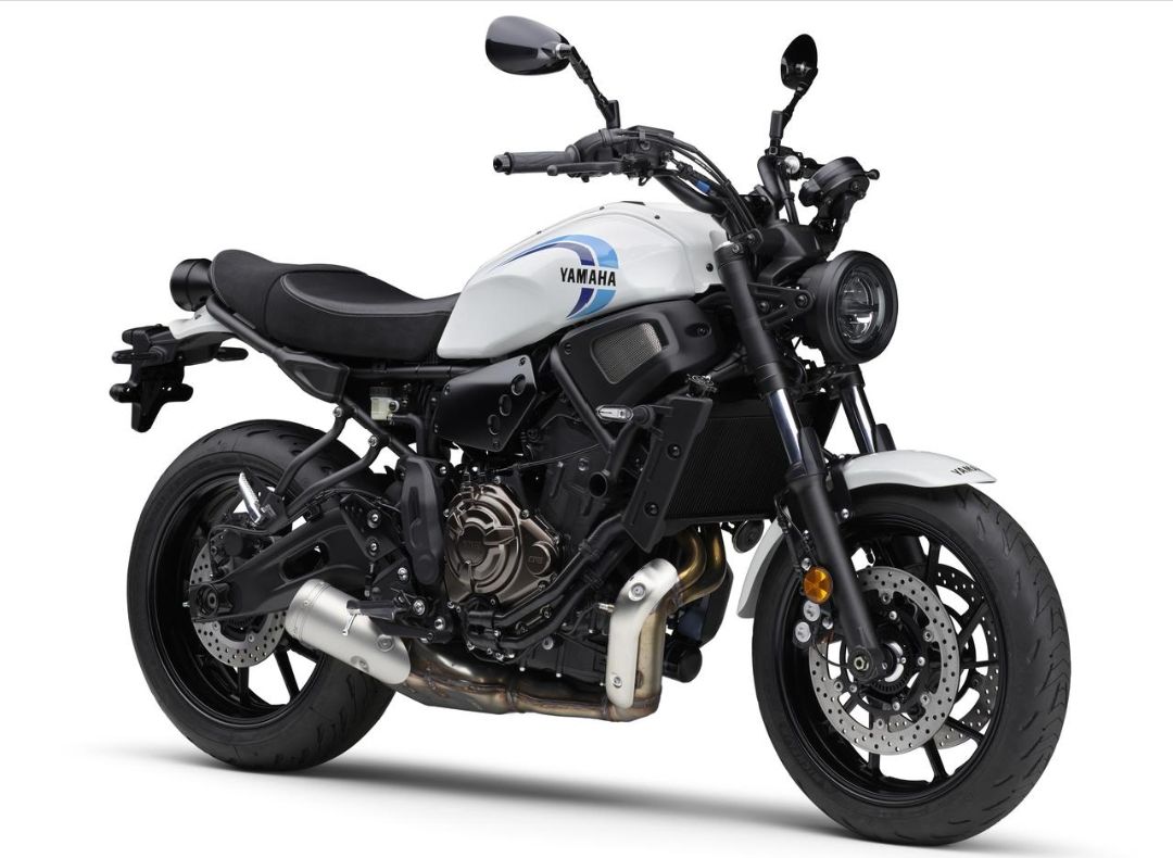 New Yamaha XSR700 Versi 2022 Resmi Meluncur Bergaya Retro Dengan