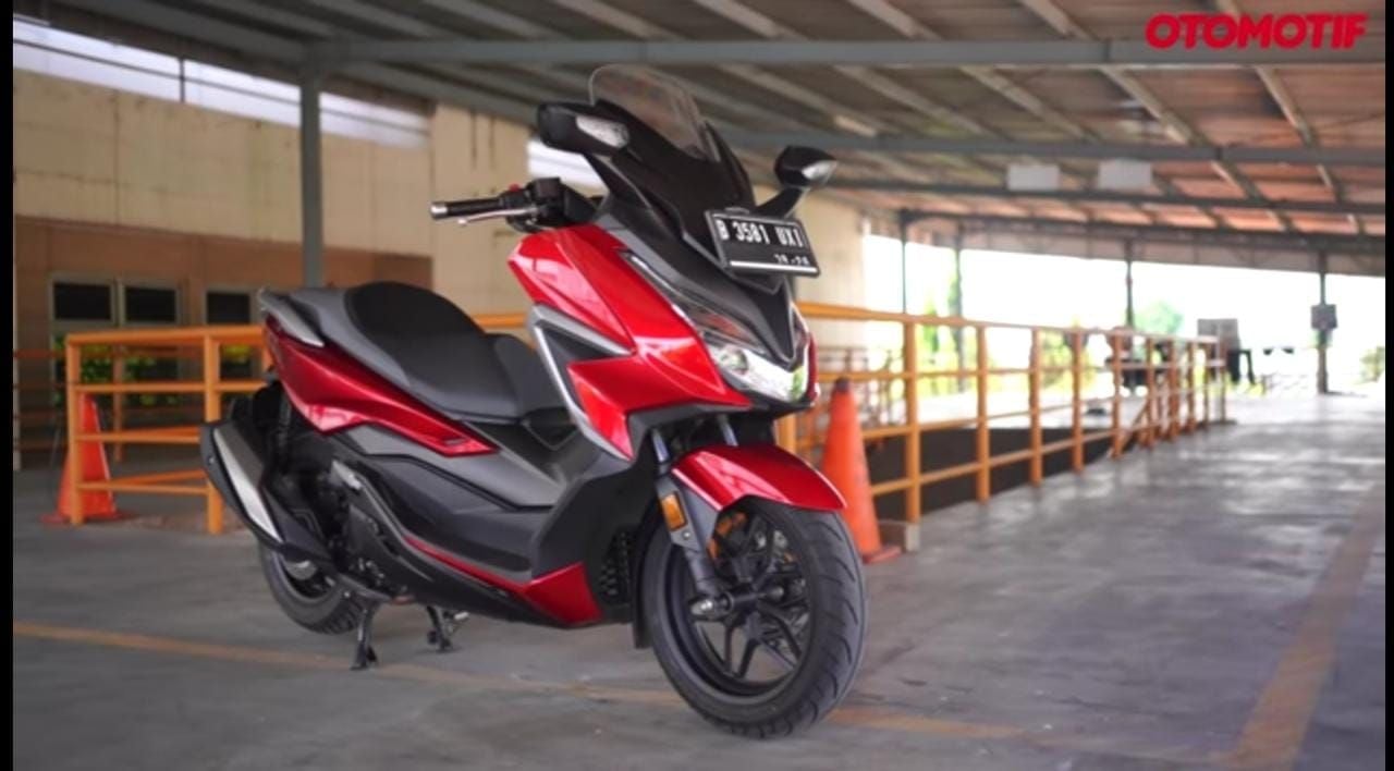 Tampil Lebih Mewah Dan Sporti Honda Forza Di Jual Dengan Harga