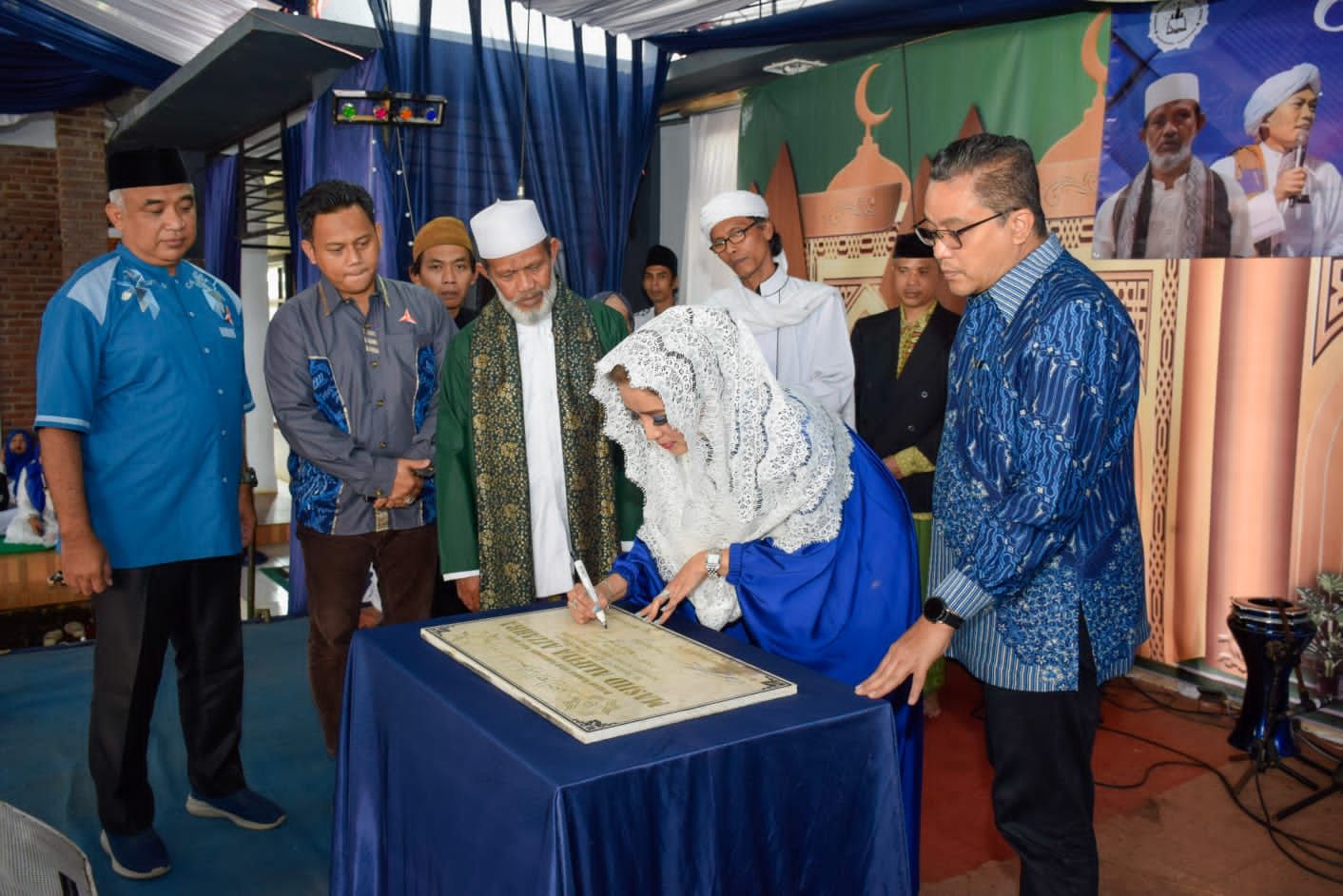 Peringati Hari Santri Dede Yusuf Resmikan Masjid Dan Perkumpulan