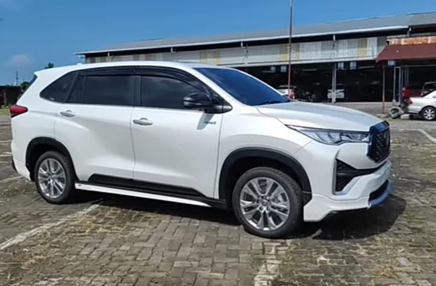 Muncul Di Akhir Tahun Toyota Memperkenalkan Mobil Kijang Innova Zenix