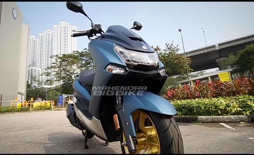 Baru Di Indonesia Begini Spesifikasi Yamaha Smax 160 Honda PCX 160