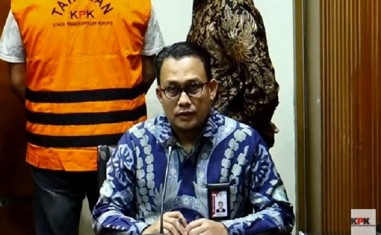 Kpk Sita Uang Tunai Dalam Ott Bupati Kepulauan Meranti Muhammad Adil