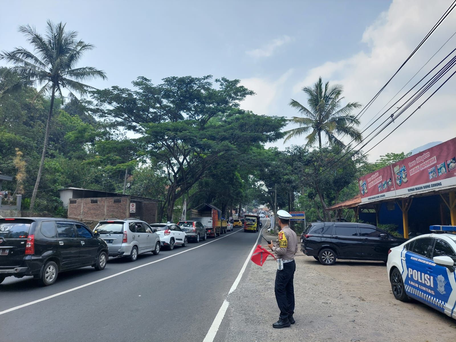 Jalur Utara Garut Macet Polisi Lakukan 9 Kali One Way Tasikmalaya