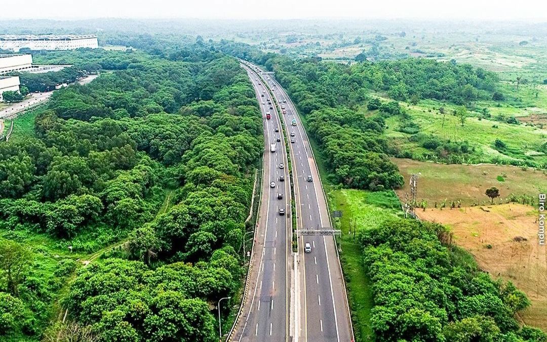 Ruas Jalan Tol Dengan Pemandangan Indah Dan Menakjubkan Ada Di