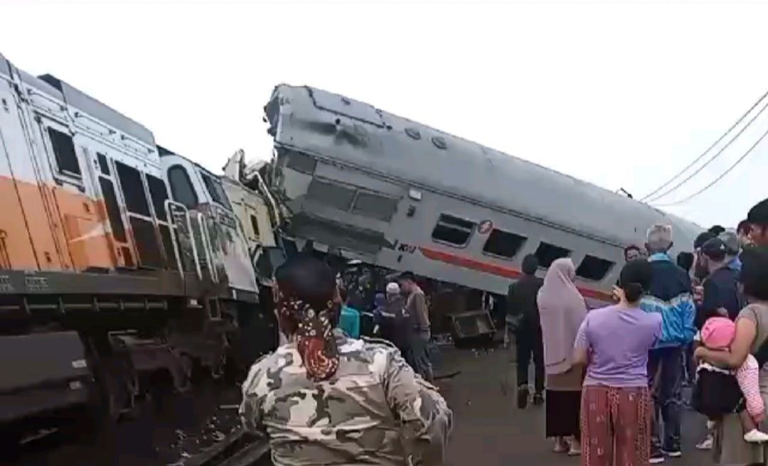 Allahu Akbar Penyebab Kecelakaan Kereta Api Di Cicalengka Tabrakan