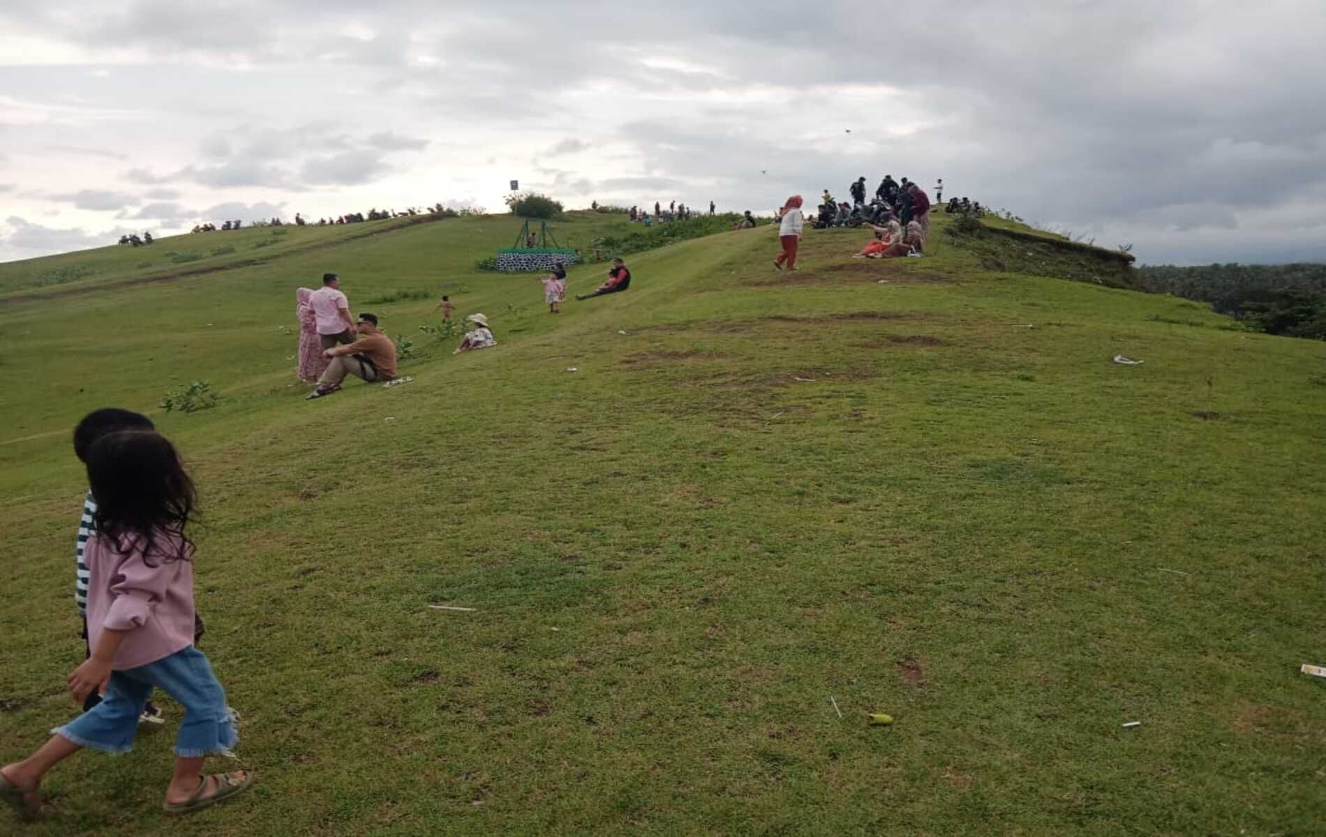 Ingin Menikmati Bukit Teletubbies Sambil Melihat View Laut Ayo Ke