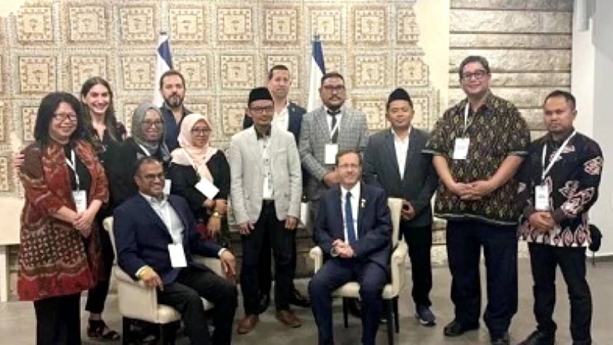 Viral Foto Bareng Bersama Presiden Israel PBNU Akan Panggil 5 Kader NU