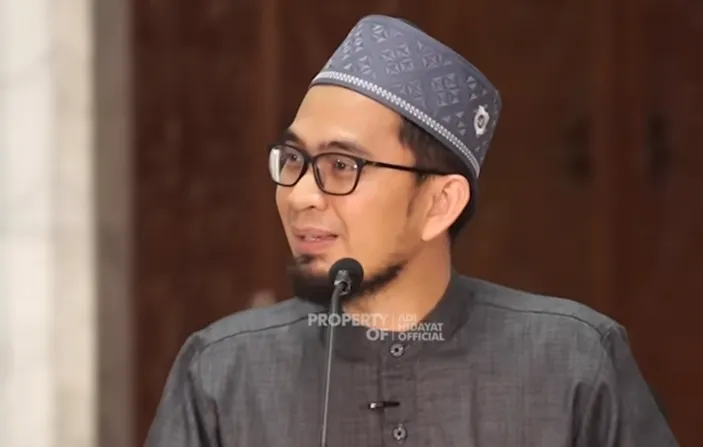 Ustadz Adi Hidayat Rakaat Shalat Setiap Hari Kunci Kemudahan Hidup