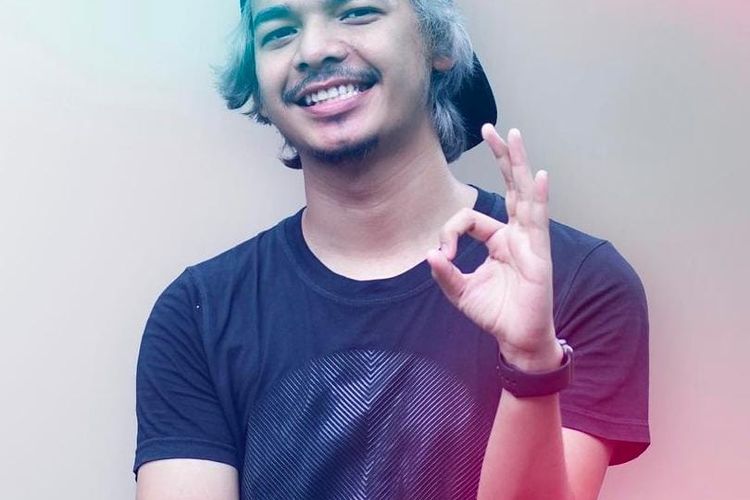 Profil Singkat Alffy Rev Penggagas Lagu Wonderland Indonesia Dan