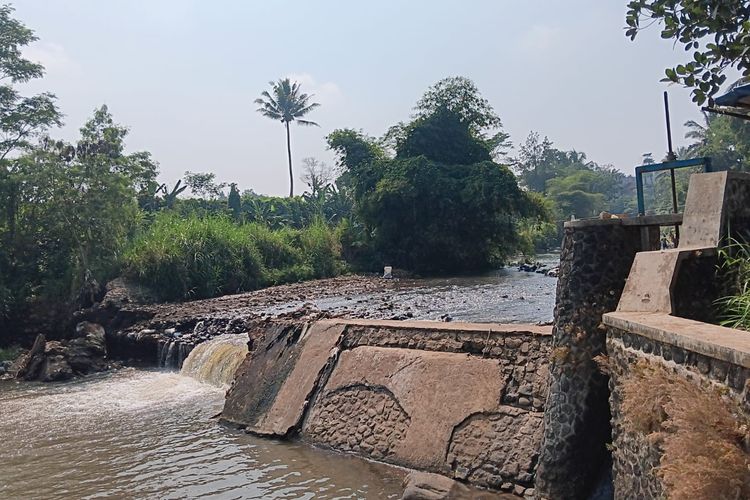 Bendungan Sungai Cipanengah Sukabumi Jebol Ratusan Hektare Sawah