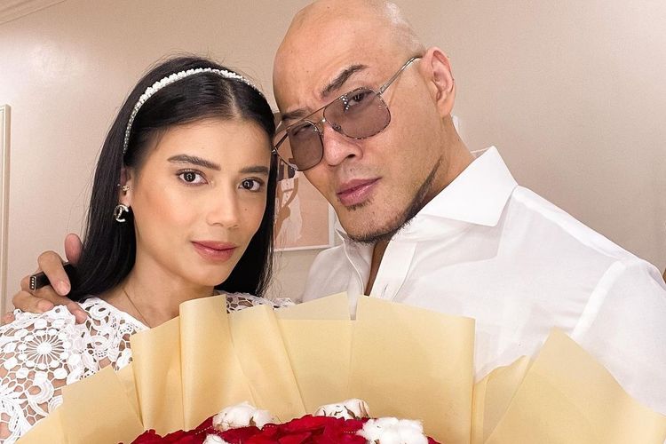 Biodata Sabrina Chairunnisa Dan Biodata Deddy Corbuzier Serta Perbedaan Umur Keduanya Halaman All