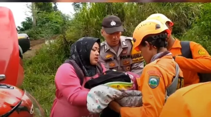 Inilah Sosok Wanita Yang Melahirkan Di Pos Pendakian Gunung Slamet