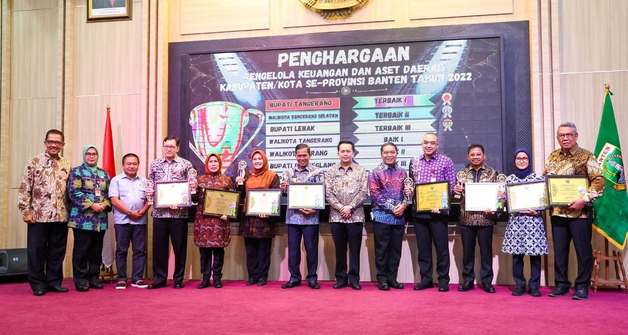 Pemprov Banten Beri Penghargaan Kabupaten Kota Berprestasi Kelola