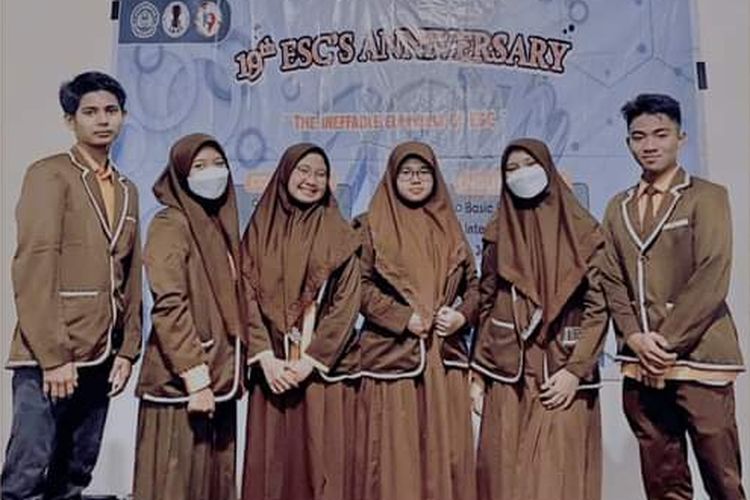 Dua Tim Debat Bahasa Inggris Sman Selong Sabet Juara Dan Best Speaker