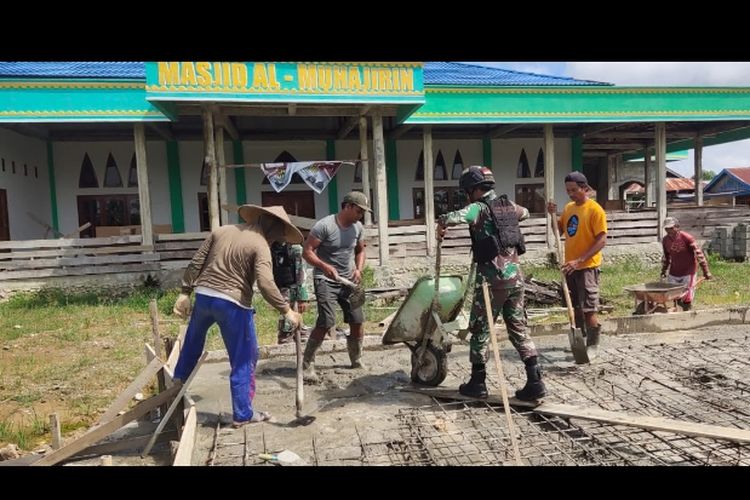 Satgas Yonif 310 KK Kodam III Siliwangi Bangun Masjid Hasil Gotong