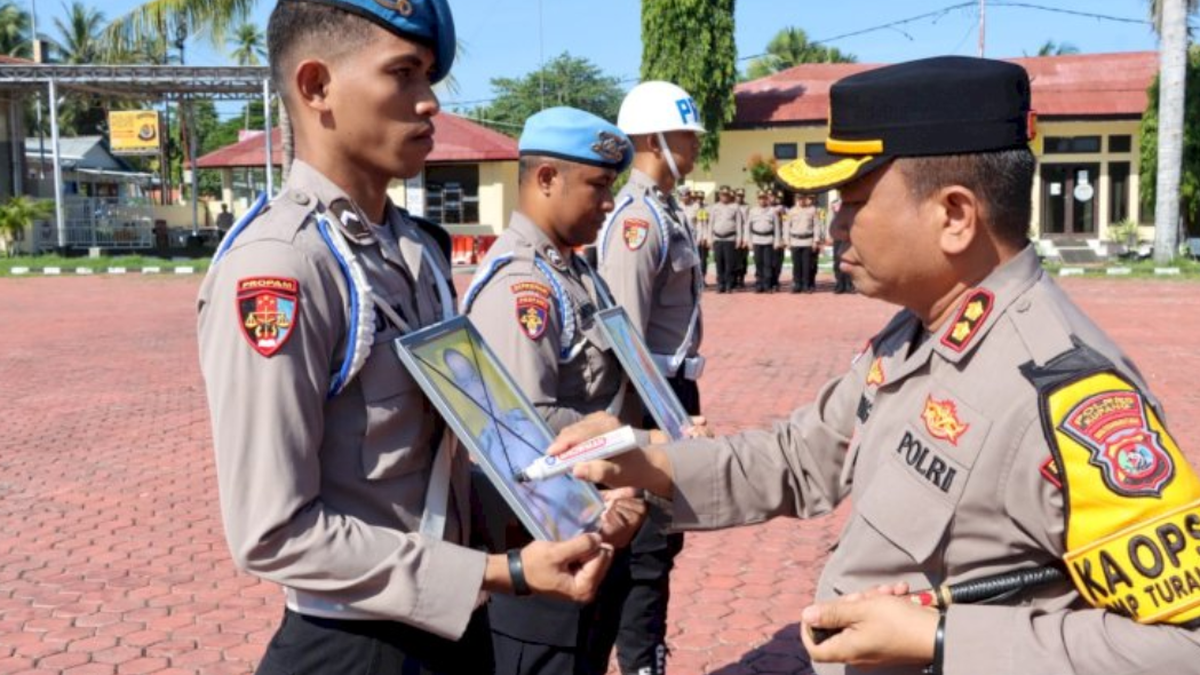 Dua Anggota Polres Kupang Diberhentikan Tidak Dengan Hormat Realitas TTU