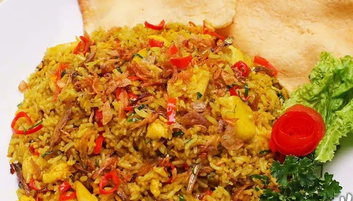 Aromanya Bikin Perut Bunyi Ini Resep Nasi Goreng Kunyit Teri Ala Chef