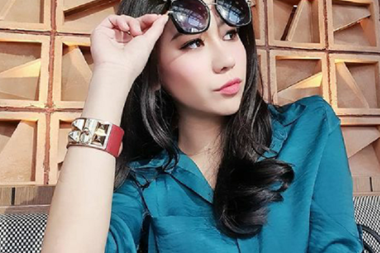 Profil Dan Biodata Athena Thalia Umur Agama Selebgram Vrogue Co