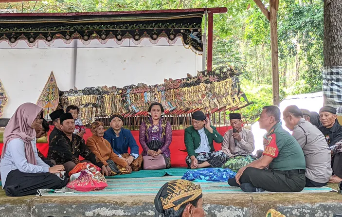 Dusun Seloguno Melestarikan Tradisi Bersih Desa Acara Tahunan Yang