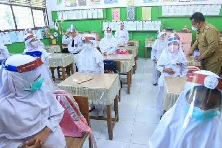 Mendikbud Sebut Pembelajaran Tatap Muka Bisa Dimulai Syaratnya Guru