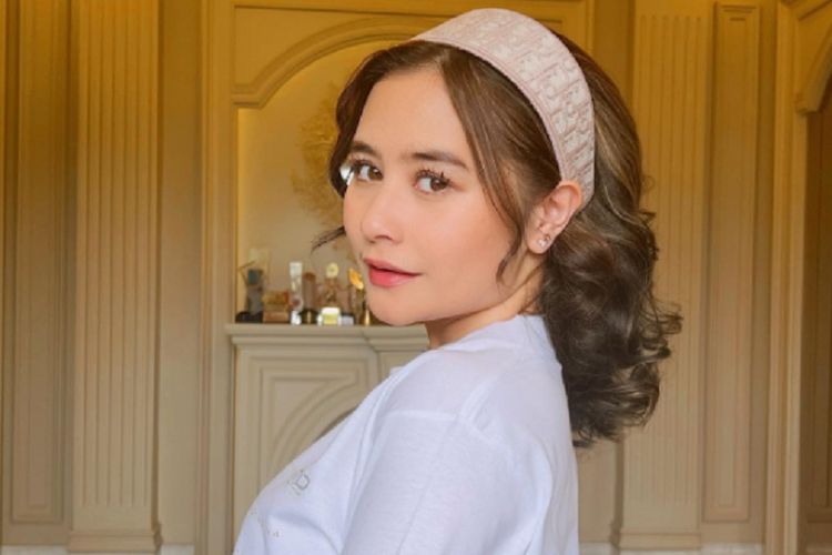 Profil Prilly Latuconsina Aktris Pemeran Film Ku Kira Kau Rumah Ada